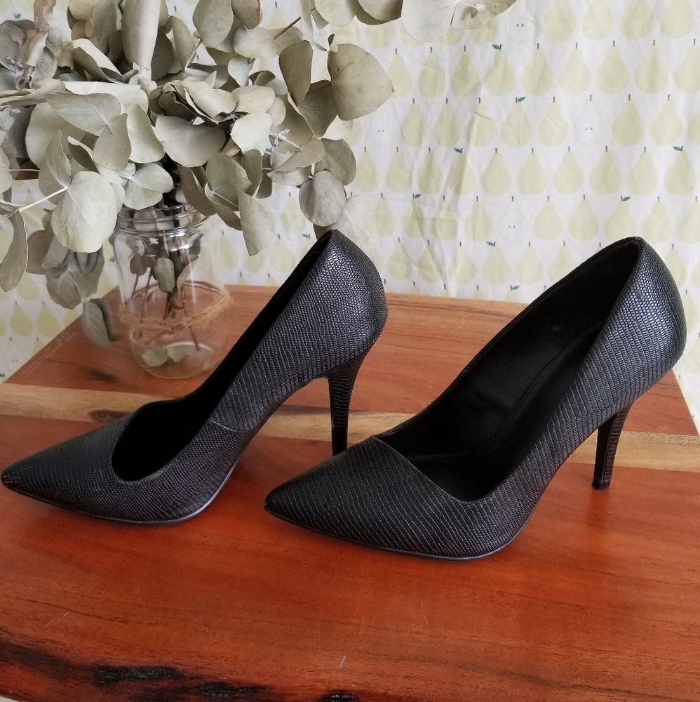 Apt 9 Pointed Black Heels